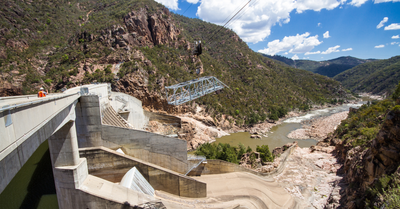 Working at heights on the Burrinjuck Dam