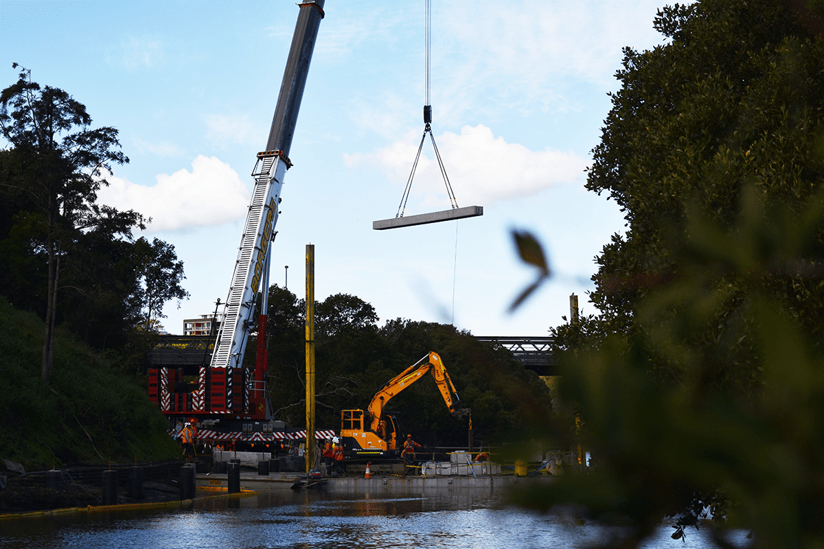 Crane-lowering-building-materials-Parramatta-Escarpment-Boardwalk.png