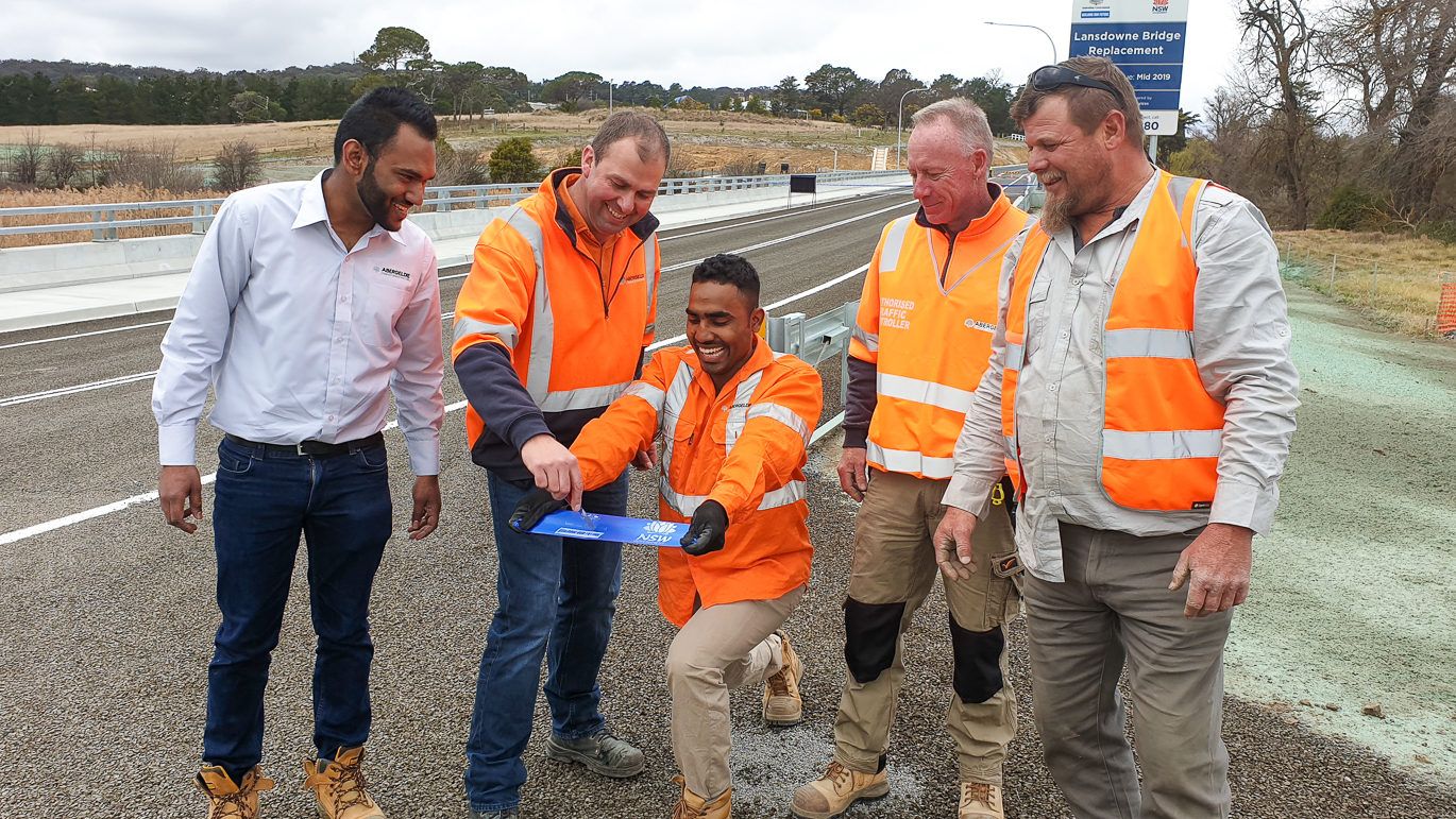 People on site at the Lansdowne Bridge Replacement