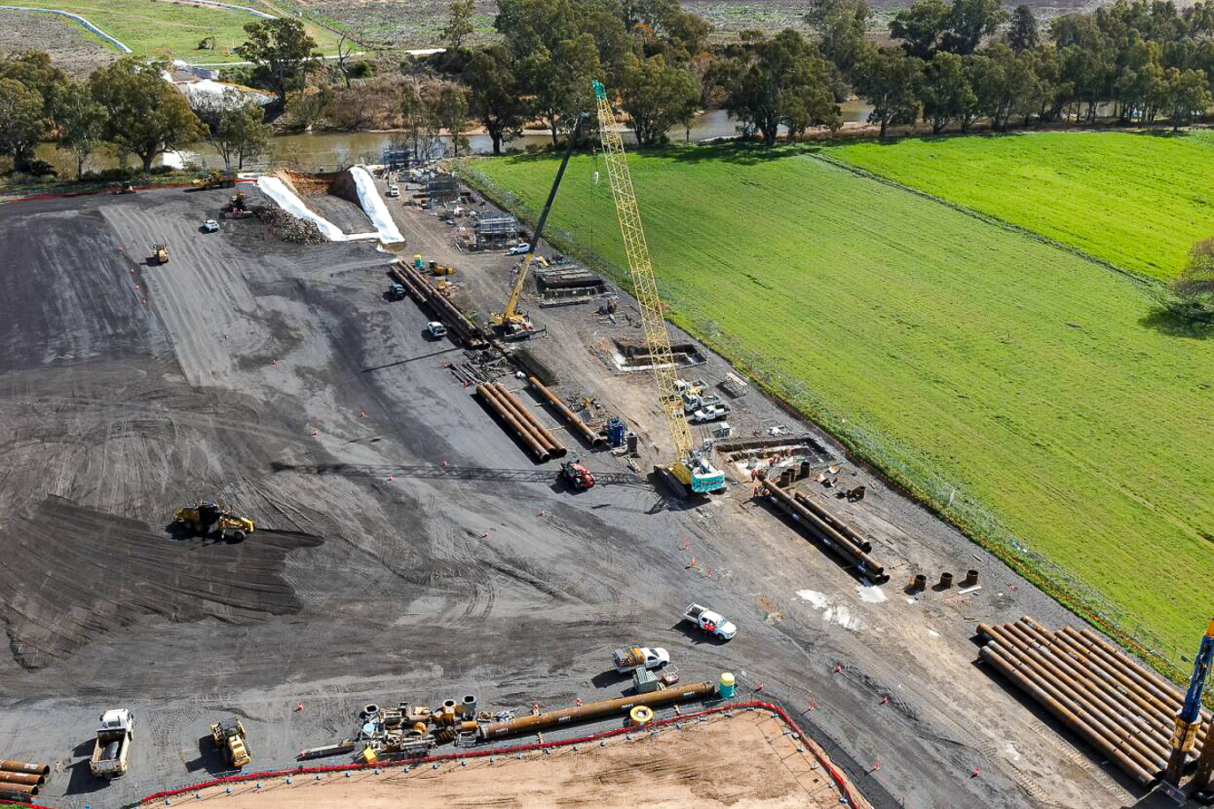 New Dubbo Bridge crane works